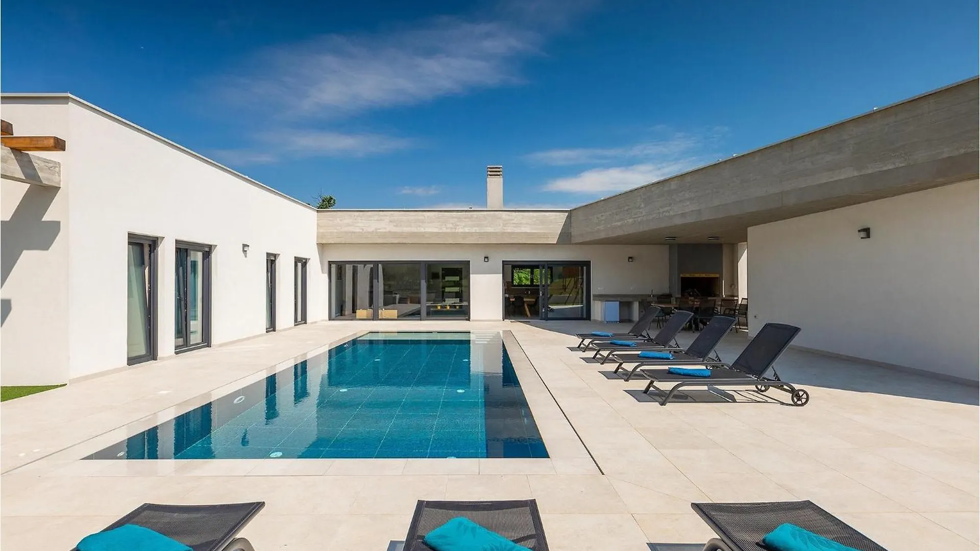 Holiday home Villa Bateli Zeliski