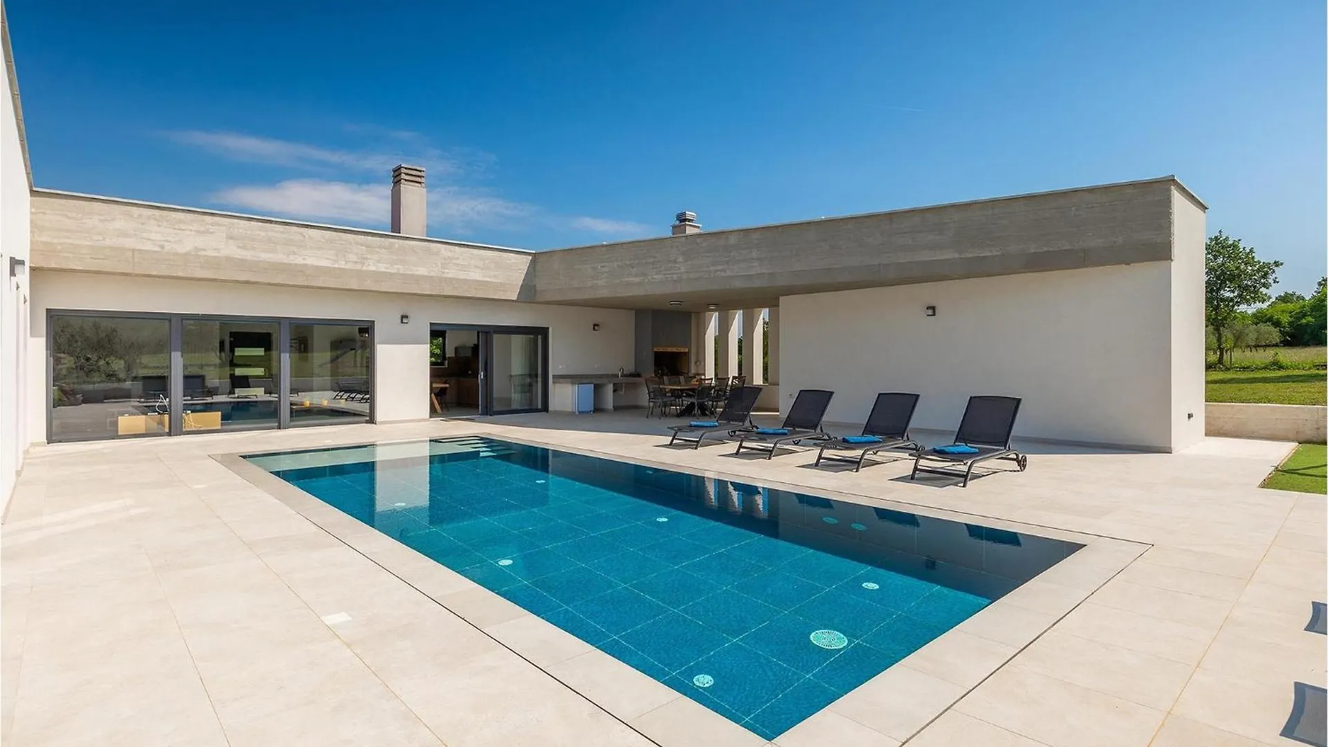 Holiday home Villa Bateli Zeliski