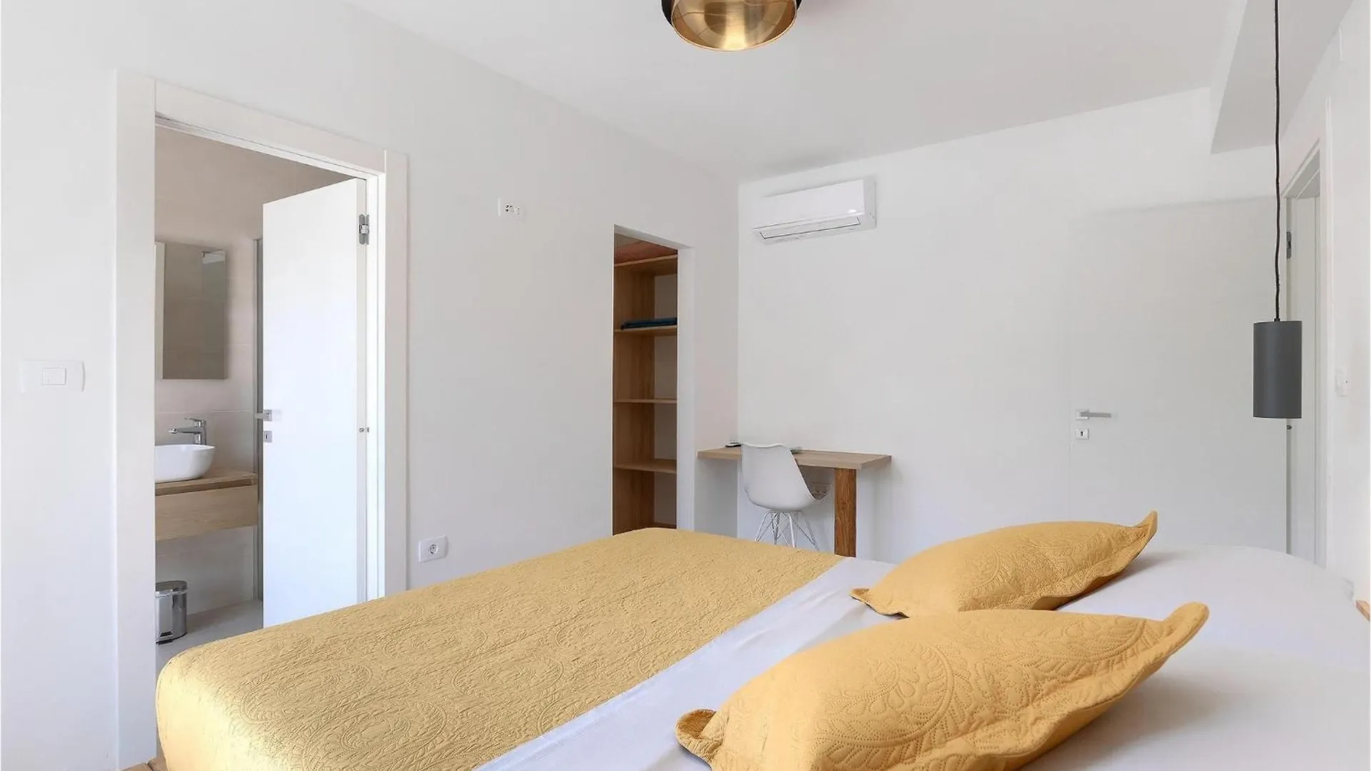 Holiday home Villa Bateli Zeliski