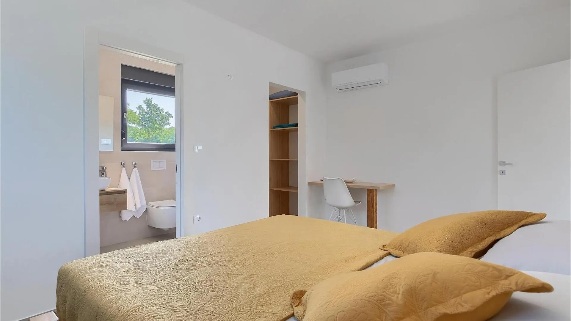 Holiday home Villa Bateli Zeliski